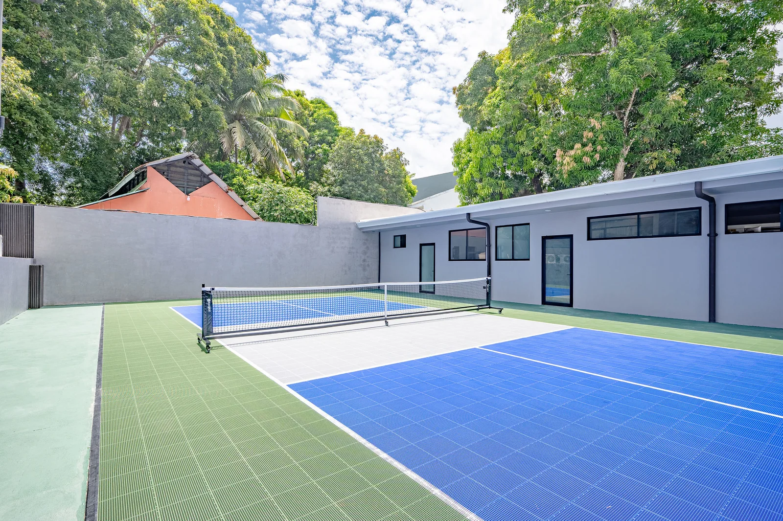Private pickleball court at Casa Las Palmas